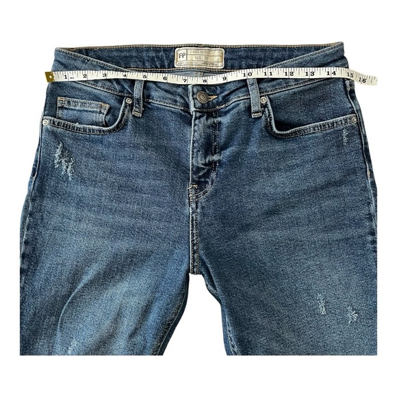 Free People Womens Boho Distressed Mid Rise Blue Jeans Straight Leg Crop Sz 28 - Picture 8 of 8